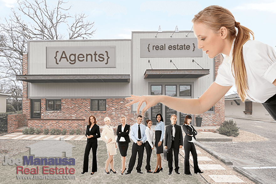 When it comes time to sell your home, you'll have an important decision to make about utilizing the services of a real estate listing agent